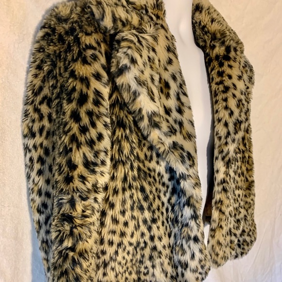 F21 Faux Fur Leopard Women’s Jacket Medium Soldout - Picture 3 of 7